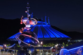 Space Mountain and the Orbitron, Space Mountain, Hong Kong Disneyland