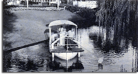 The Waterway Vacuum Boat, Magic Kingdom, 1978